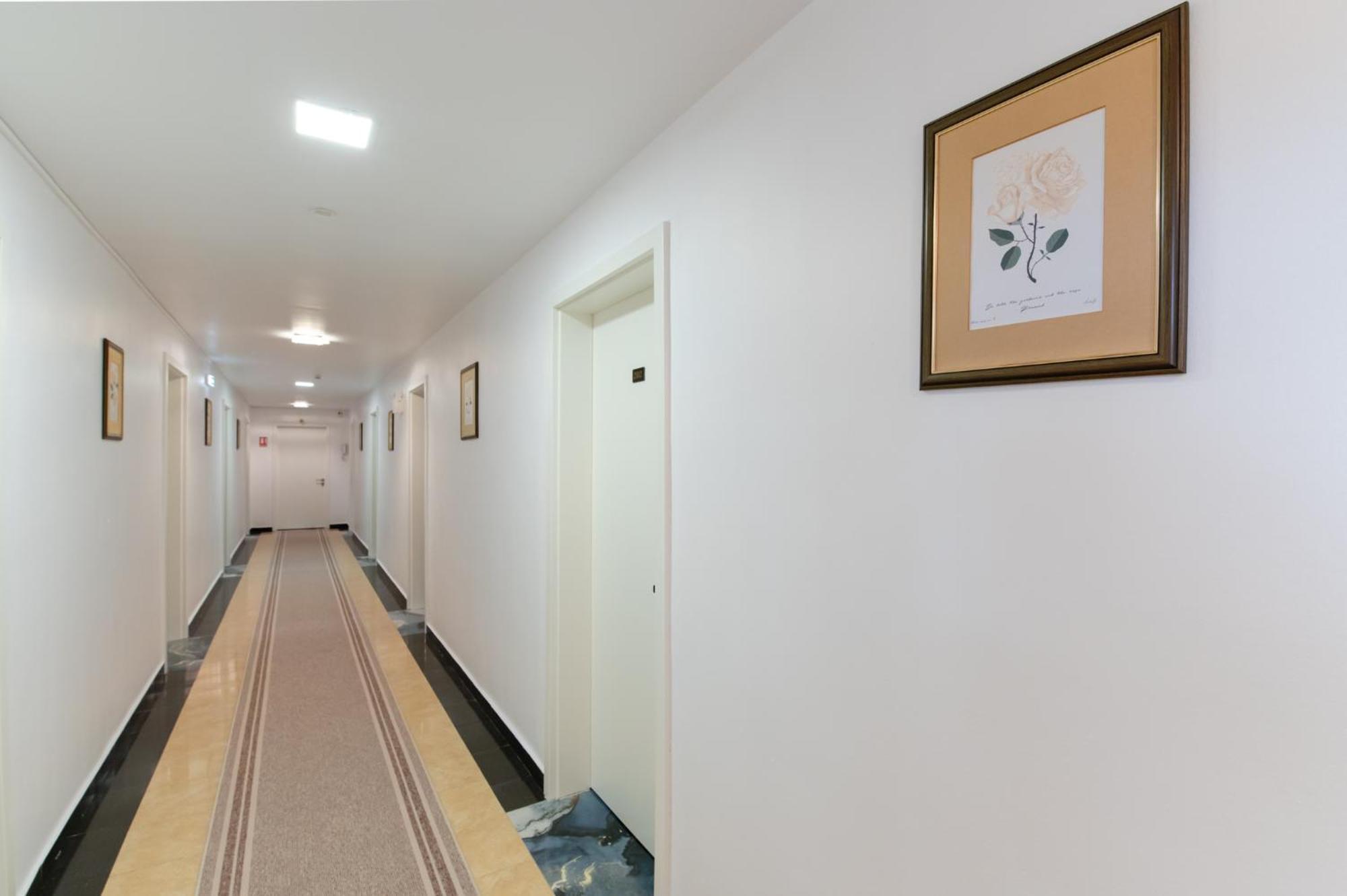 Royal Plaza By Timhotels Hotel