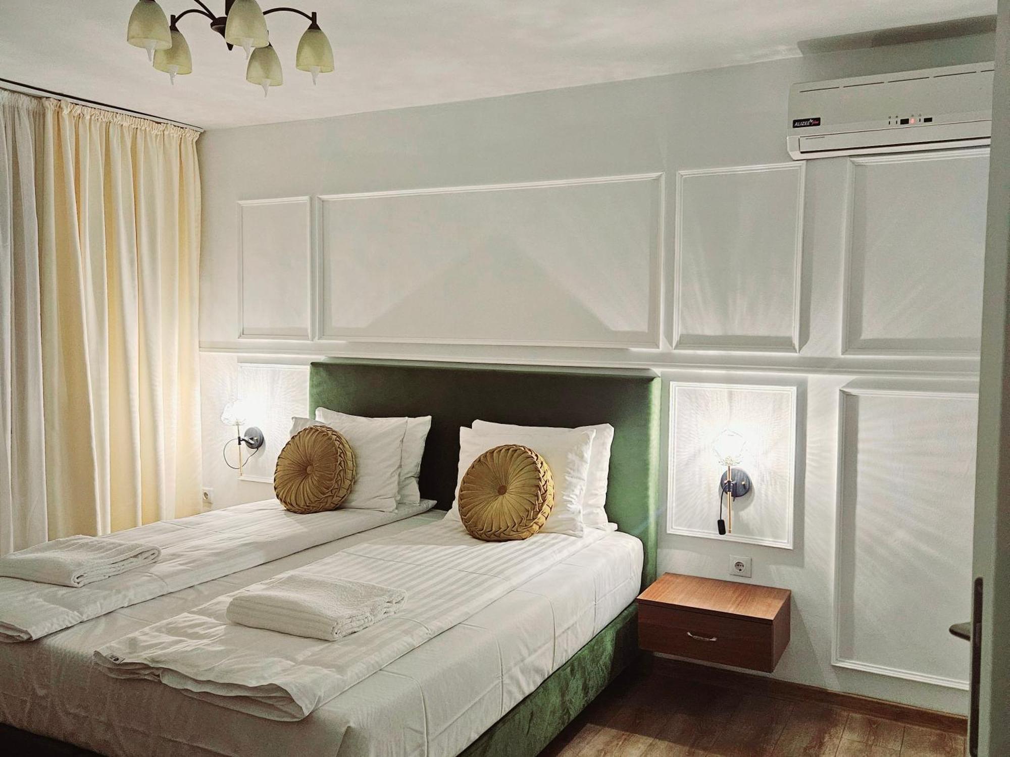 Royal Plaza By Timhotels Hotel