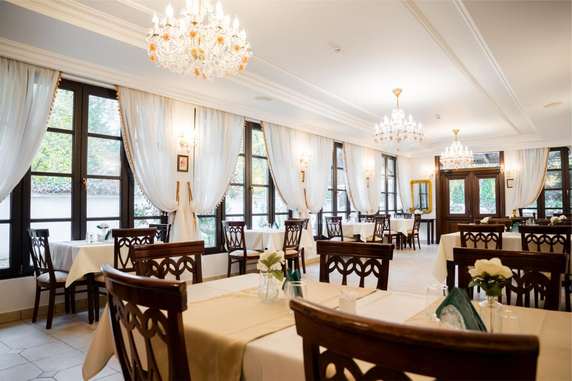 Hotel Royal Plaza By Timhotels