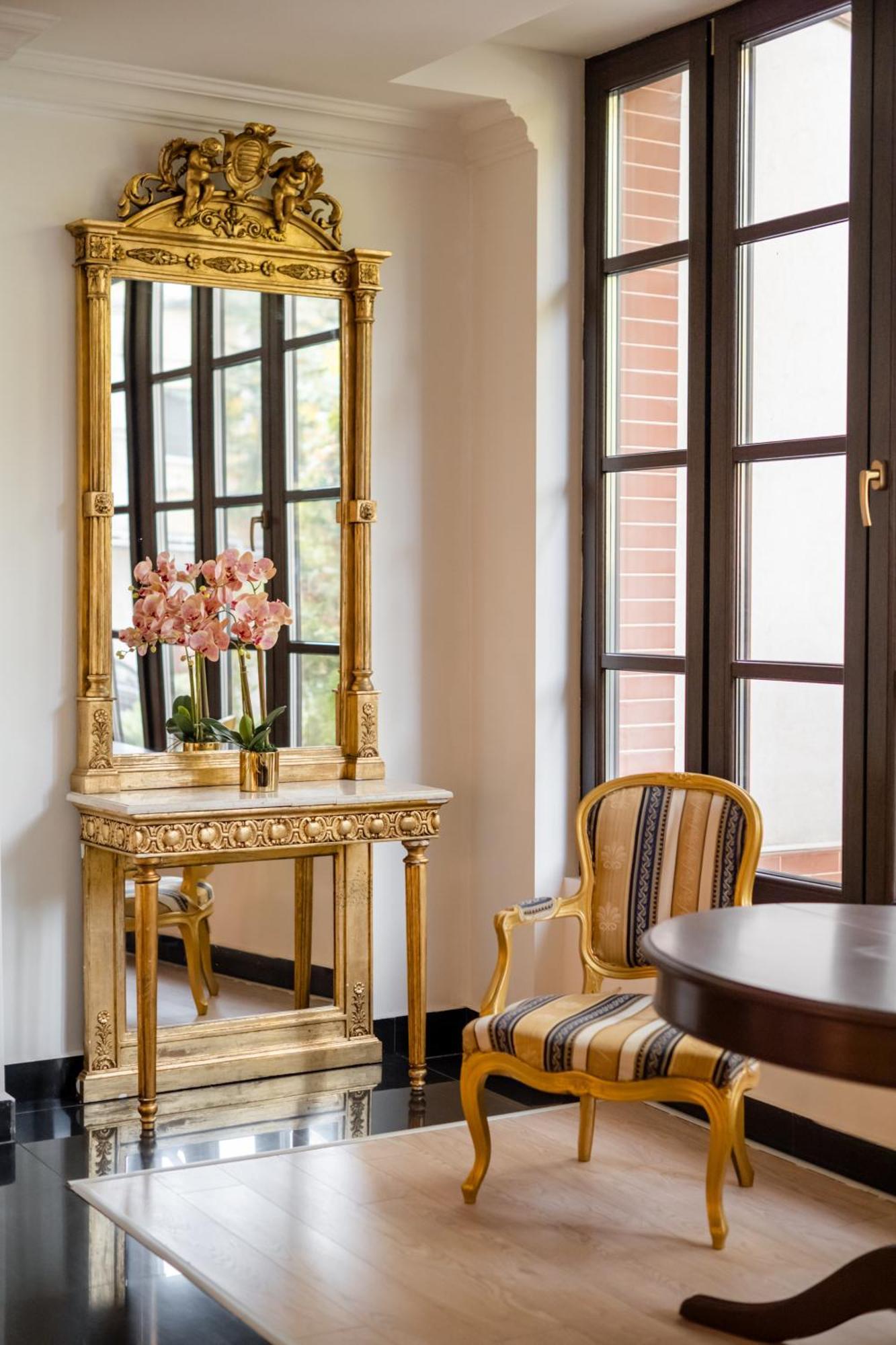 Hotel Royal Plaza By Timhotels
