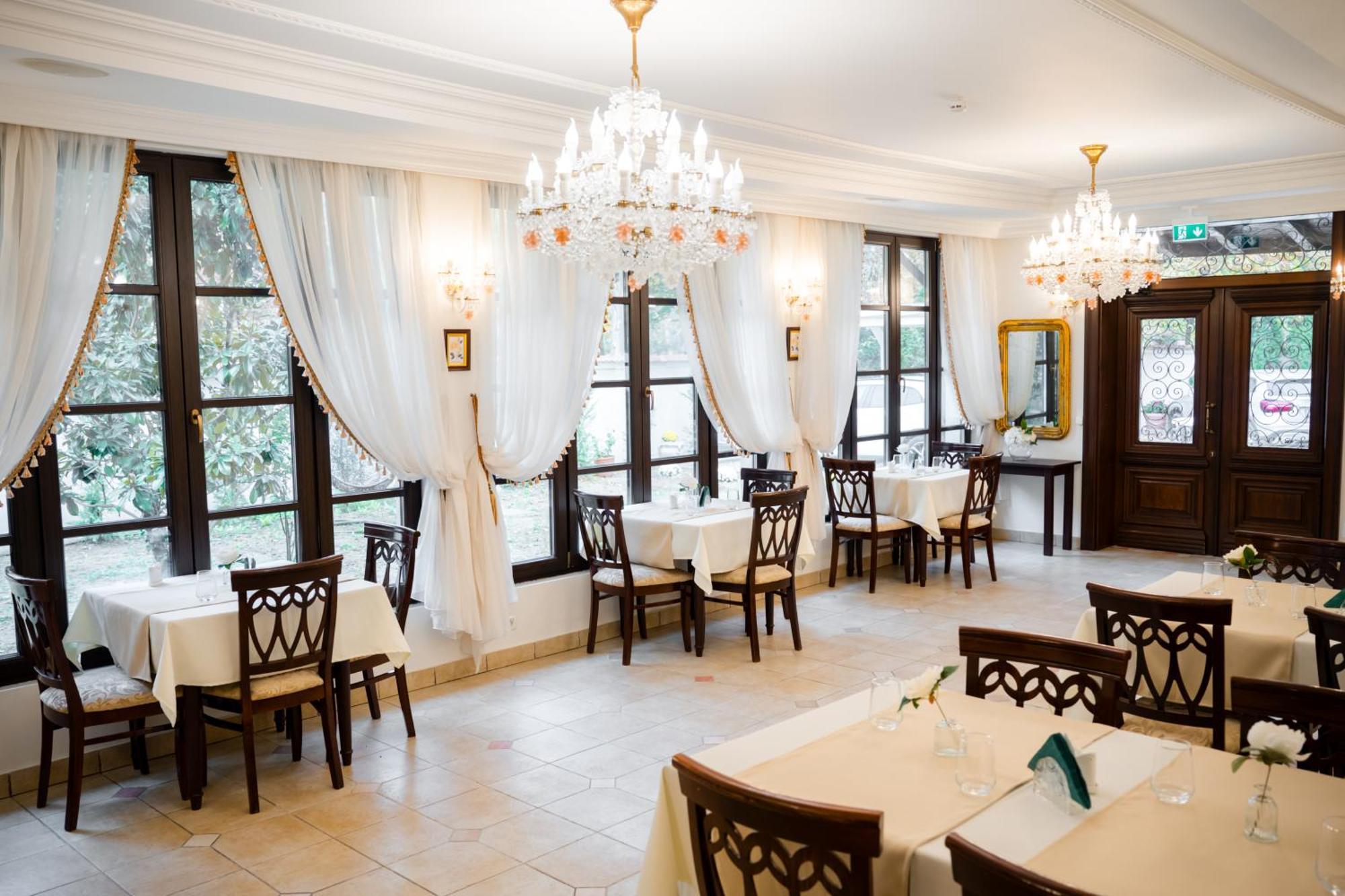 Royal Plaza By Timhotels Hotel 3*