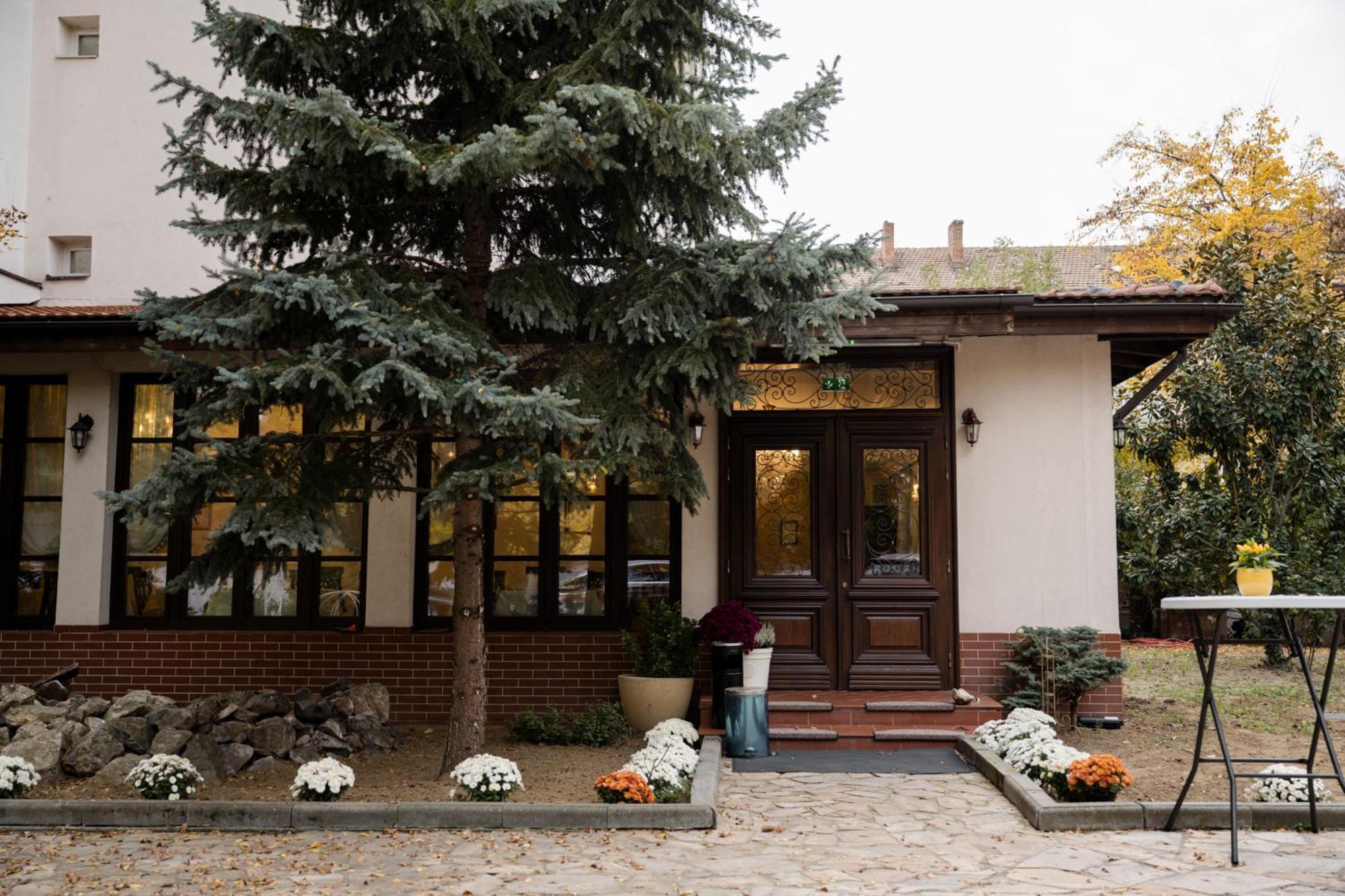 Hotel Royal Plaza By Timhotels 3*