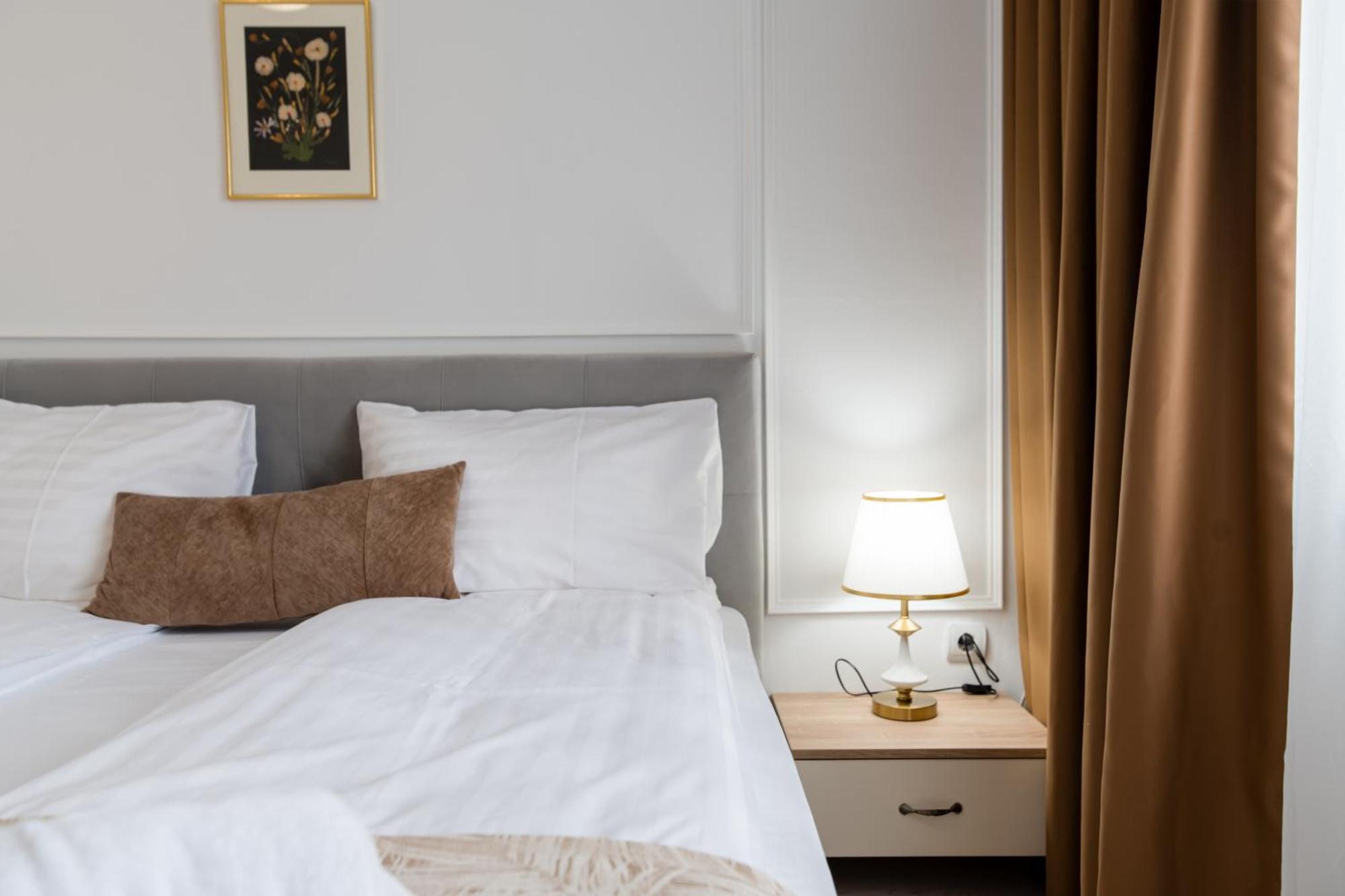 Hotel Royal Plaza By Timhotels 3*