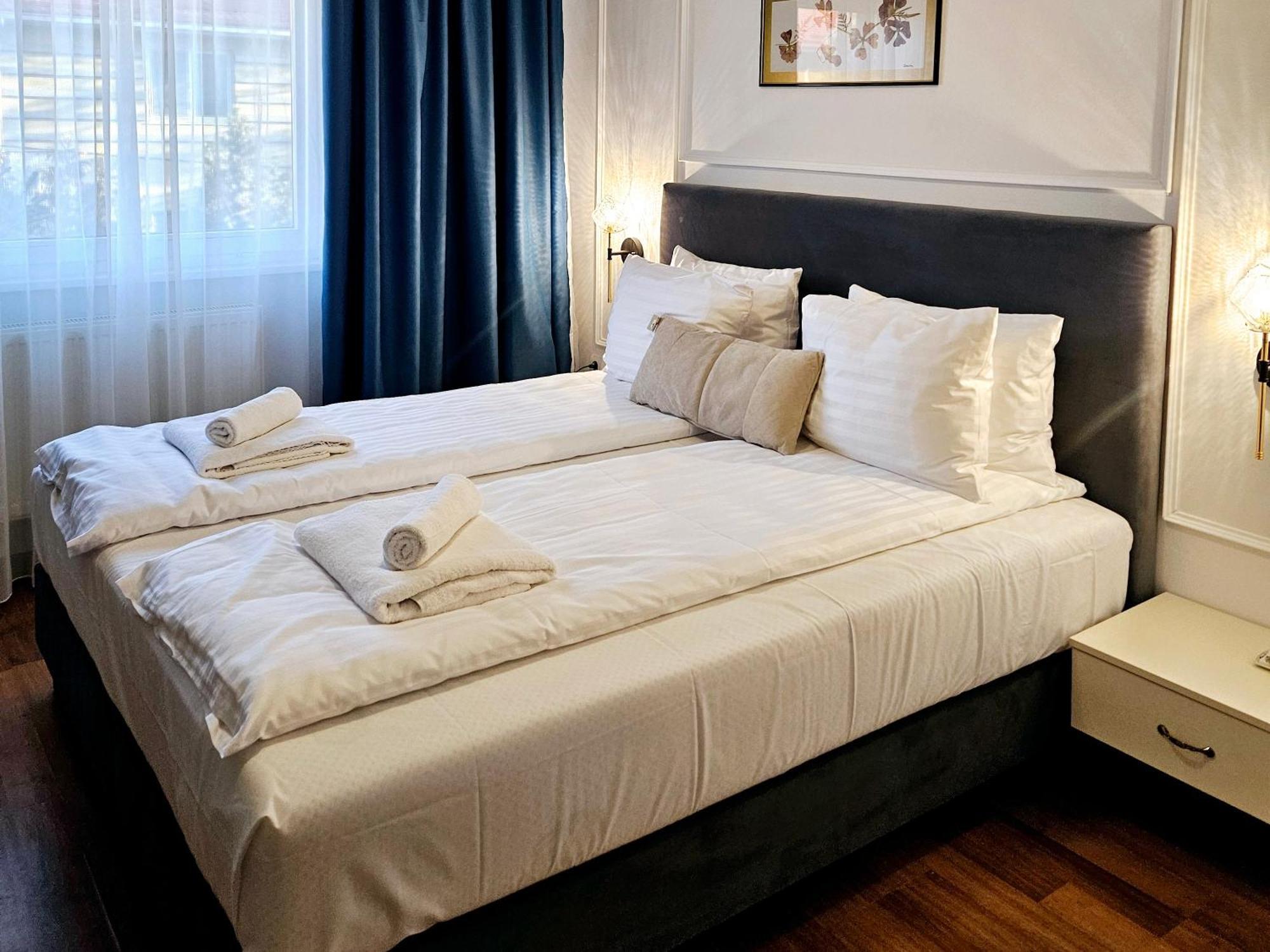 Hotel Royal Plaza By Timhotels 3*